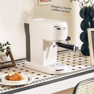 Classic semi-automatic home espresso machine Classic semi-automatic home espresso machine